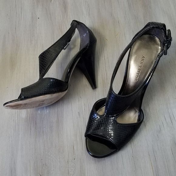 Ann Taylor black Snake skin heels size 6.5 - Picture 1 of 7